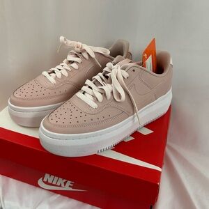 Nike Women's Sneakers in Light Pink and White